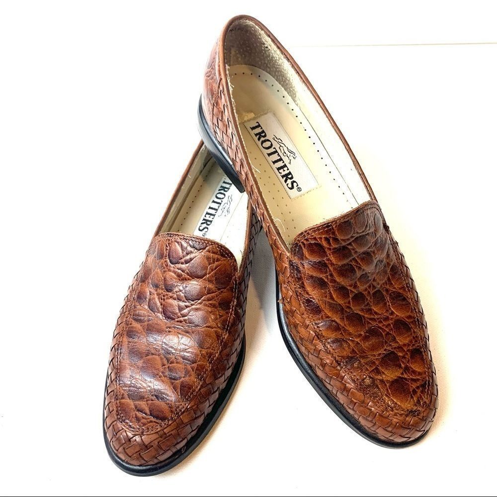 Trotters Brown Woven/Crocodile Print Flats 7N Fits like a 6N
